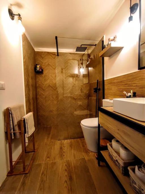 Cinque Terrazze: Freshly Renovated 2-Bedroom House チェーリエ・メッサーピカ エクステリア 写真