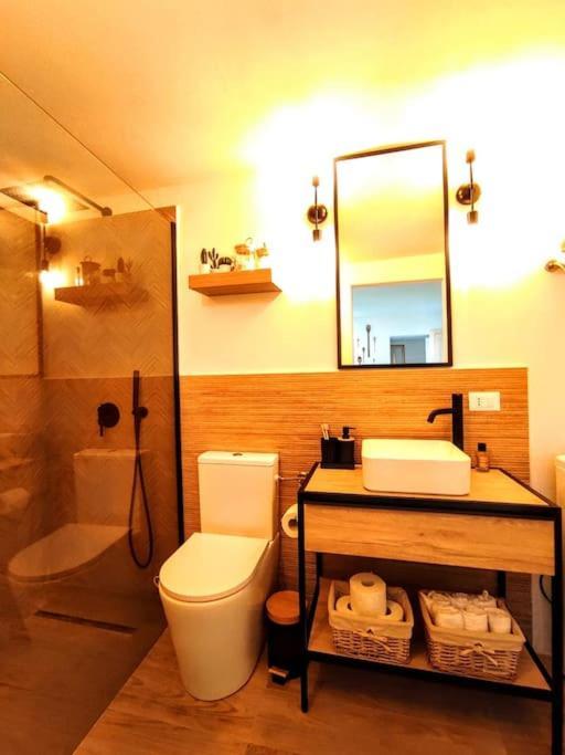 Cinque Terrazze: Freshly Renovated 2-Bedroom House チェーリエ・メッサーピカ エクステリア 写真