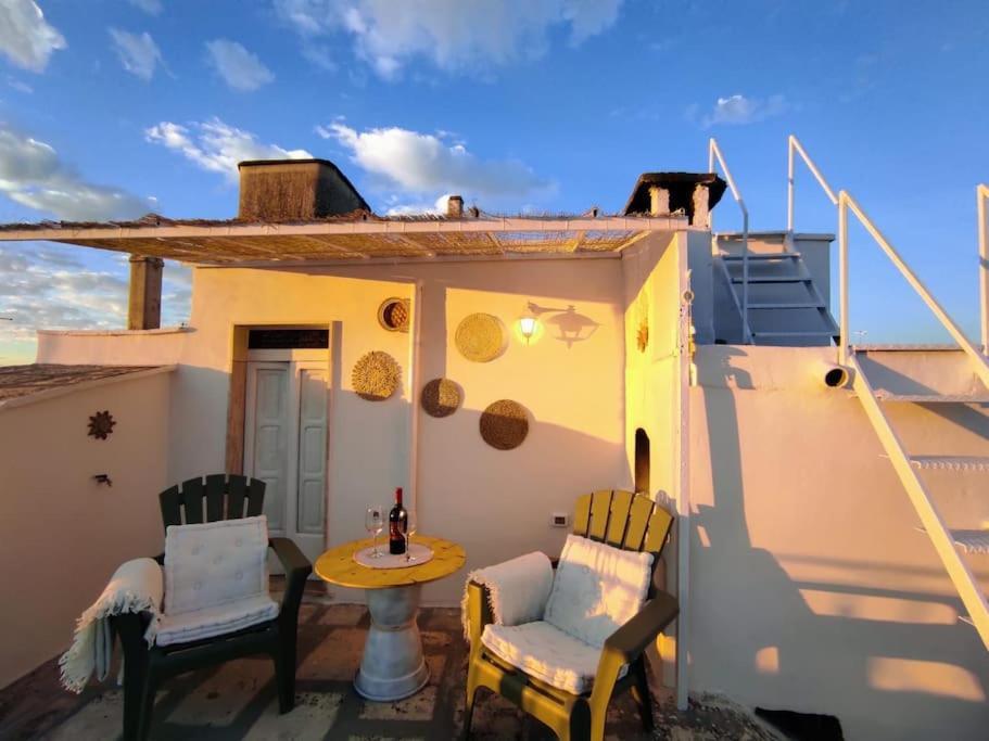 Cinque Terrazze: Freshly Renovated 2-Bedroom House チェーリエ・メッサーピカ エクステリア 写真