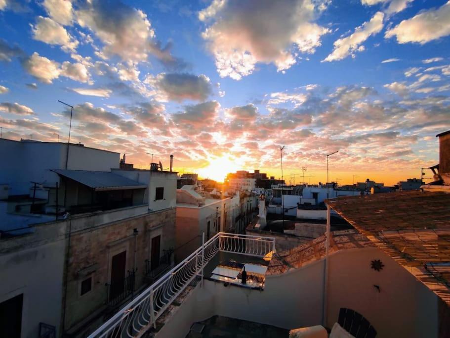 Cinque Terrazze: Freshly Renovated 2-Bedroom House チェーリエ・メッサーピカ エクステリア 写真